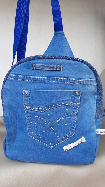 Literaire kunsten afgewerkt slaap Jetzt Jeans Upcycling Sling Bag Rucksack kaufen | Selbstmade